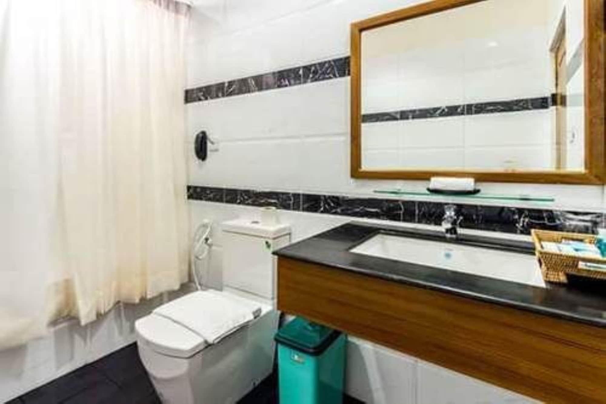 Hotel 7 Mile Yangon Eksteriør bilde