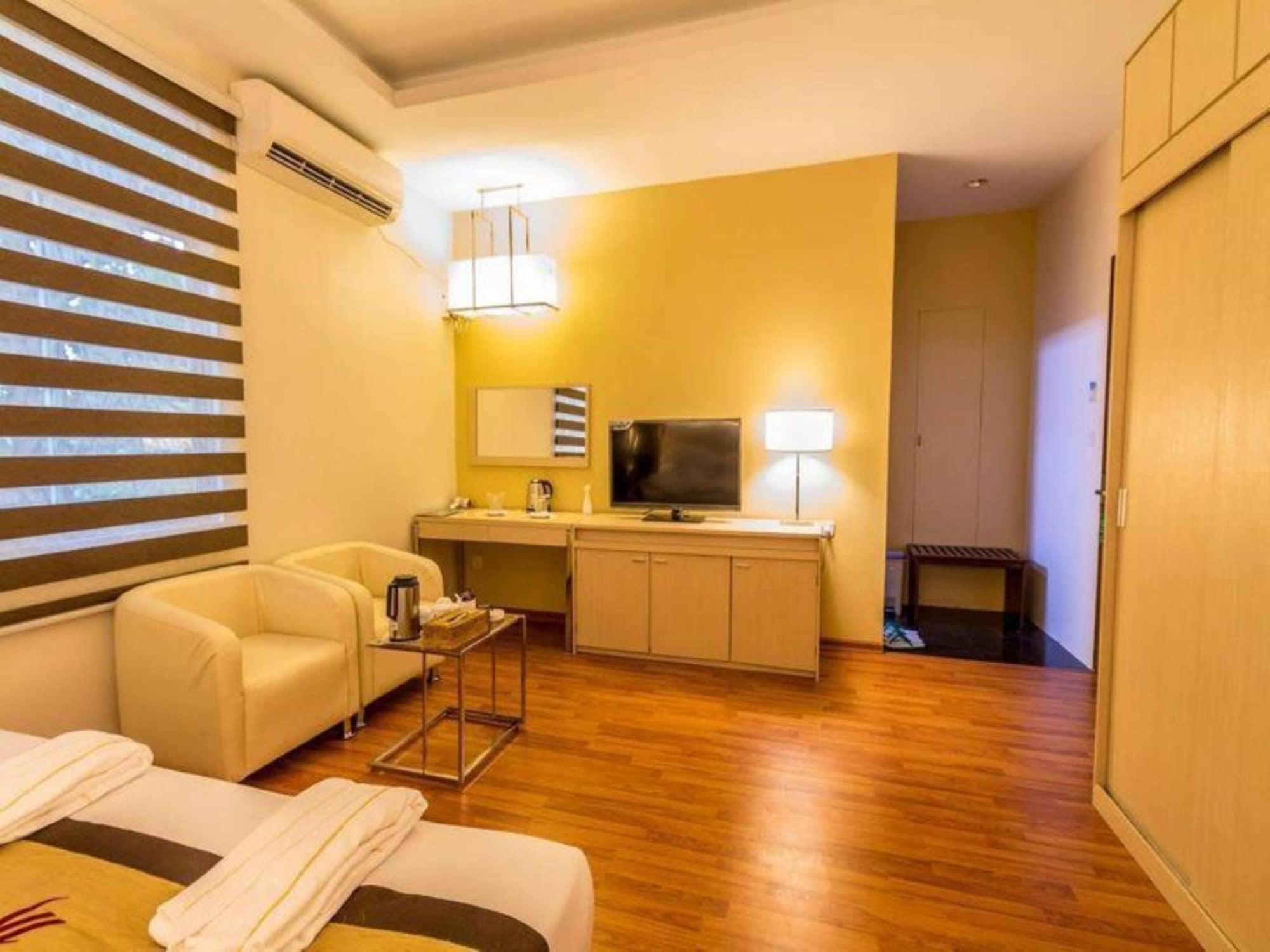 Hotel 7 Mile Yangon Eksteriør bilde