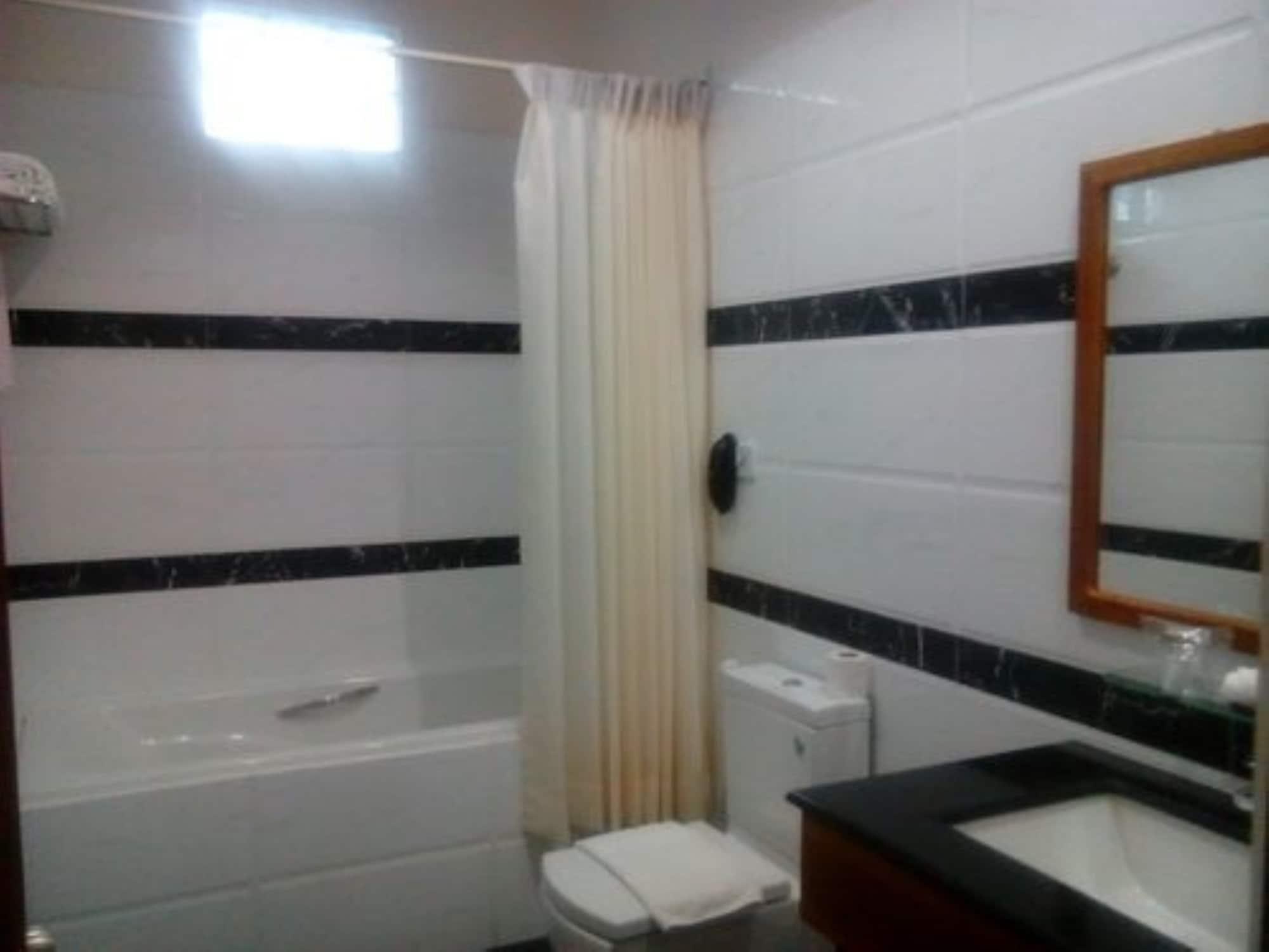 Hotel 7 Mile Yangon Eksteriør bilde