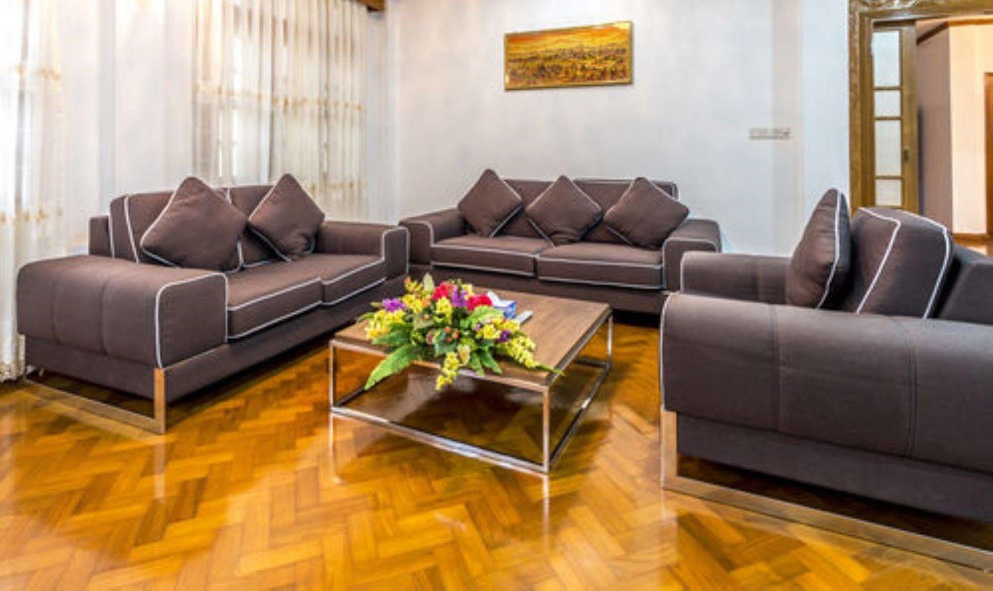 Hotel 7 Mile Yangon Eksteriør bilde